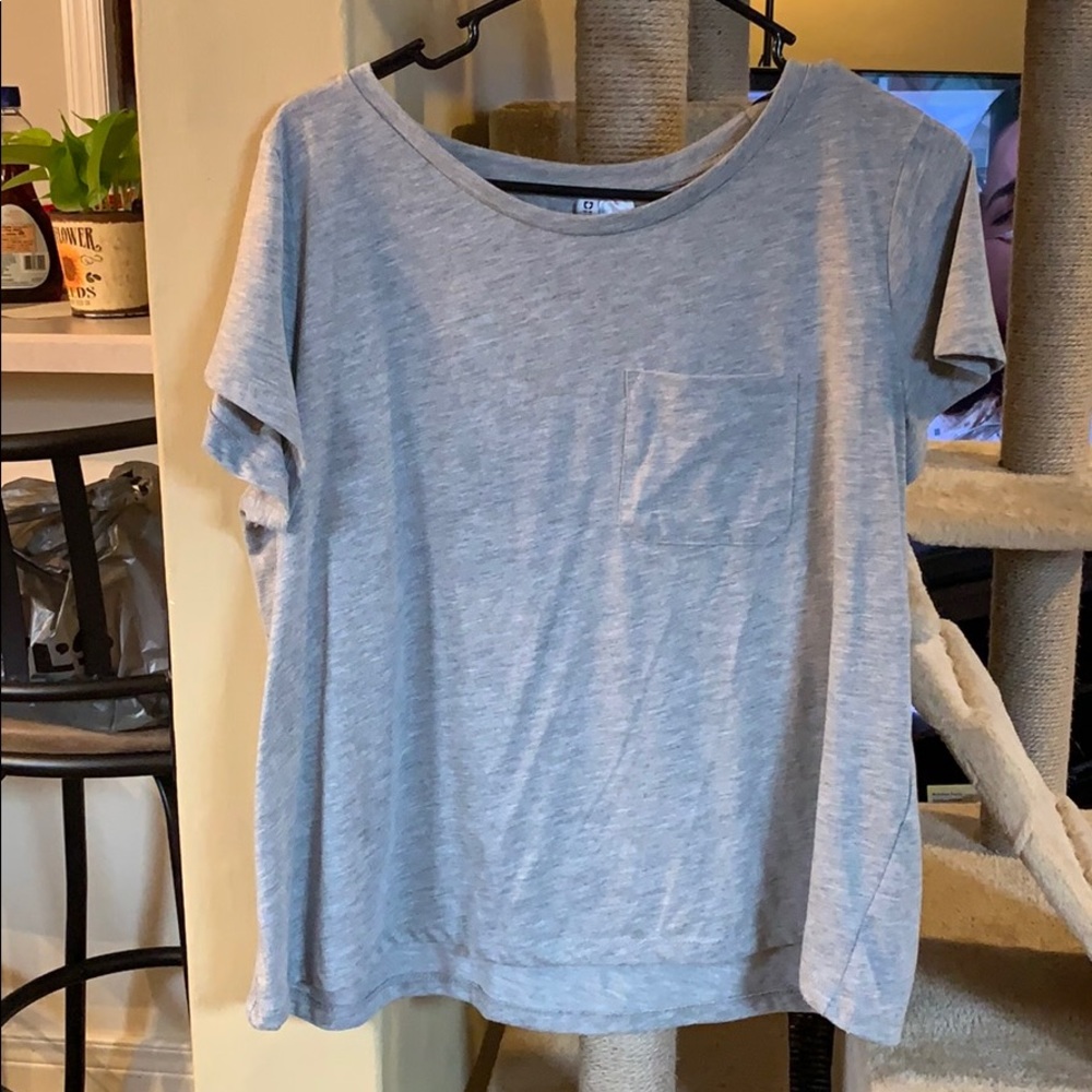 Grey pocket T